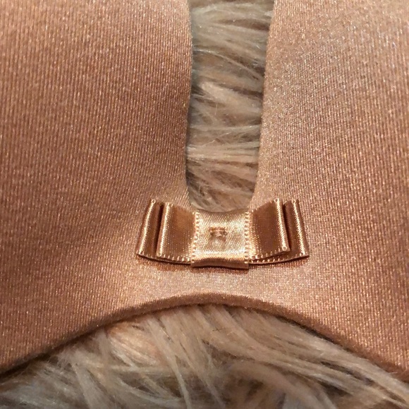 Victoria’s Secret Push-Up Plunge Bra - Picture 2 of 6